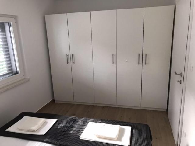 Apartments Haramincic M&B Stara Novalja Buitenkant foto